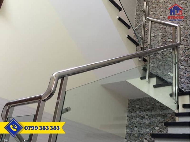 Cầu thang kính lan can inox