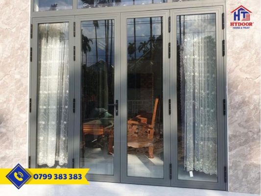 Cửa đi nhôm Xingfa 4 cánh mở quay nhà khách
