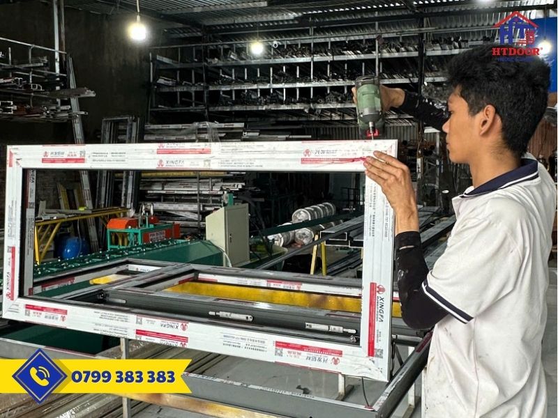 Sản xuất cửa nhôm tại xưởng HTDoor