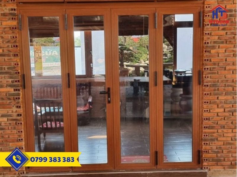 Cửa đi nhôm Xingfa 4 cánh mở quay hệ 55 màu vân gỗ