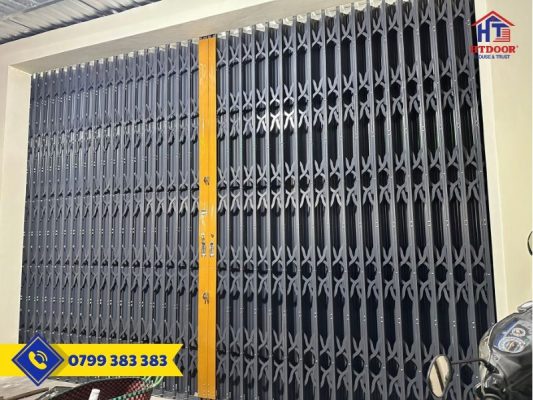 Cửa kéo sơn tĩnh điện tại nhà khách ở Châu Thành - HTDoor