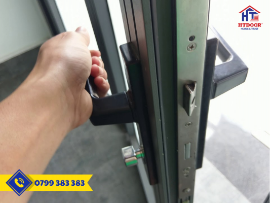 Thay khóa cửa nhôm