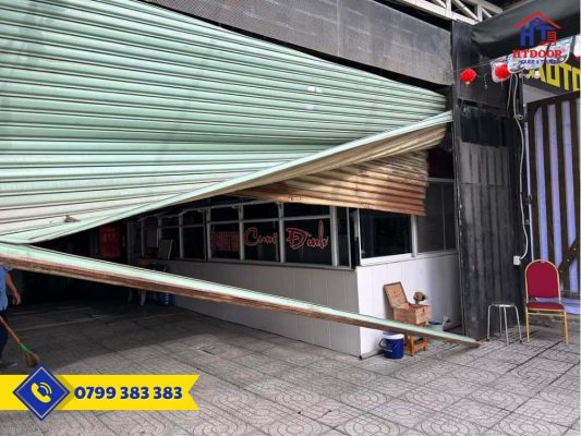 Cửa cuốn bung ray, sập trục