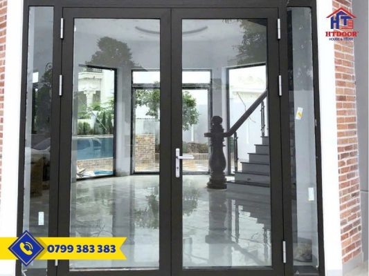 Cửa đi nhôm Maxpro 2 cánh mở quay