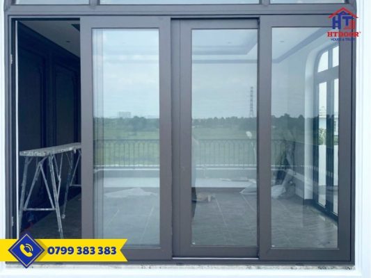 Cửa đi nhôm Maxpro mở lùa