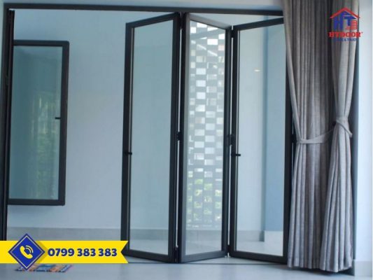 Cửa nhôm xếp trượt nhà khách