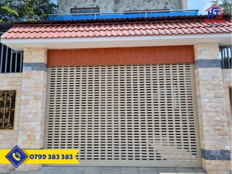 Cửa cuốn siêu thoáng công nghệ Đức nhà khách tại Bến Tre