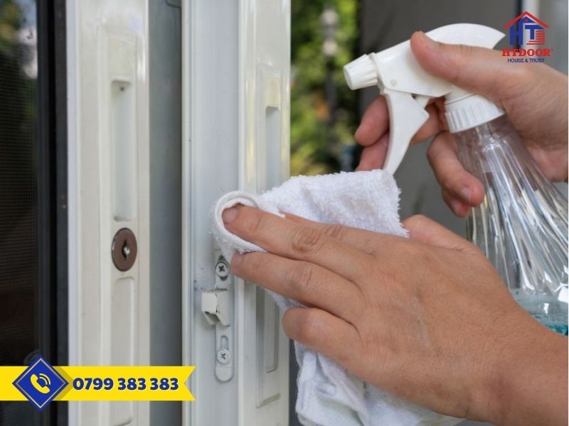 Vệ sinh cửa nhôm đúng cách