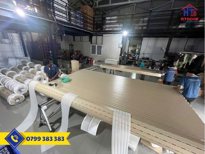 Gia công cửa cuốn tại xưởng - HTDoor