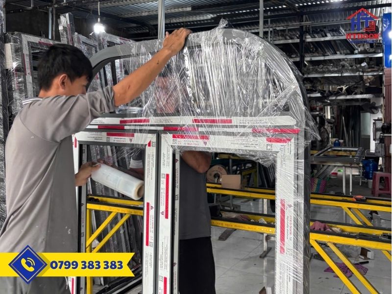 Gia công cửa nhôm tại xưởng