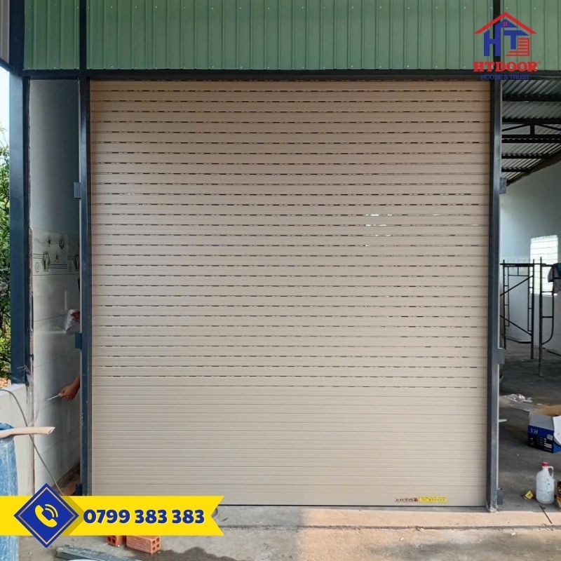 Thẩm mỹ - tiêu chí quan trọng khi chọn cửa cuốn cho nhà phố