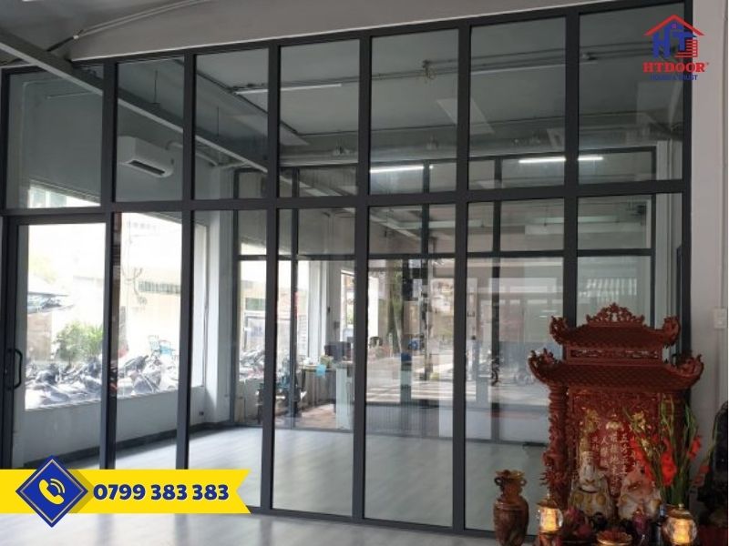 Vách kính ngăn phòng làm việc